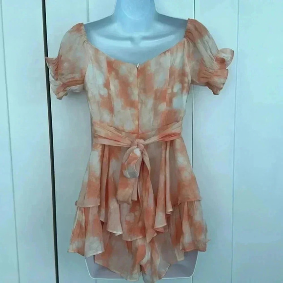 Selfie Leslie Linka Off-Shoulder Tie Back Romper Dress - Picture 4 of 9